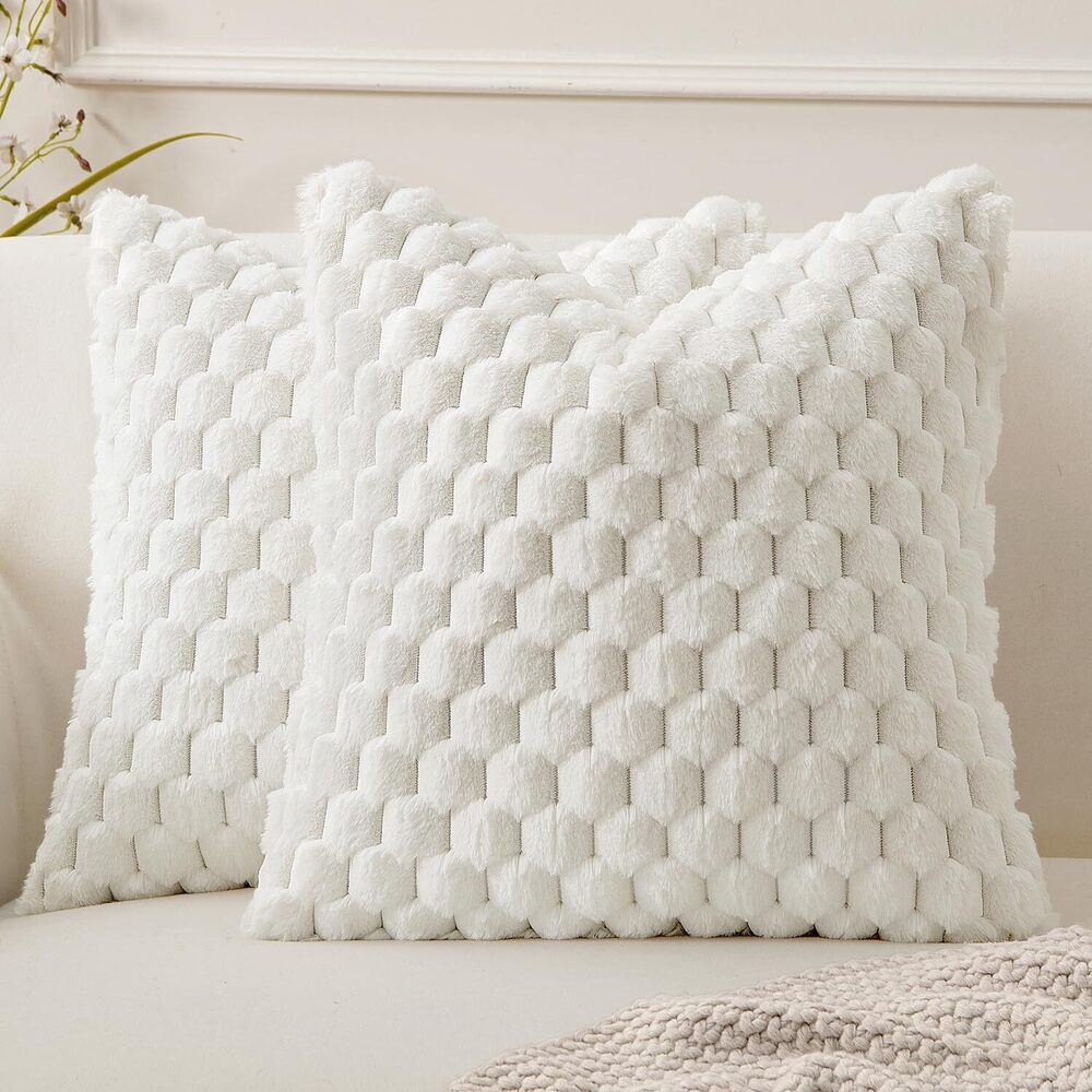 5371 Christmas Winter White Faux Fur Decorative Throw Pillow Covers 16x16